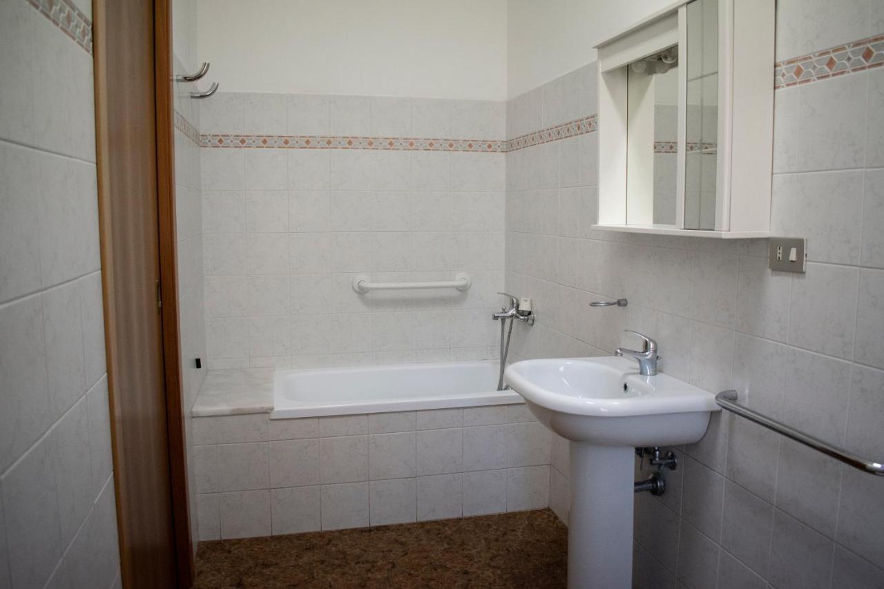 Bed and Breakfast Il Glicine Falerone Exterior foto